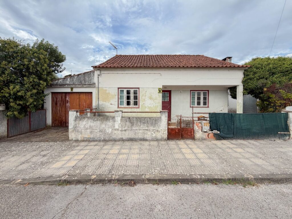 Moradia T3 em Abrantes (São Vicente e São João) e Alferrarede, Abrantes