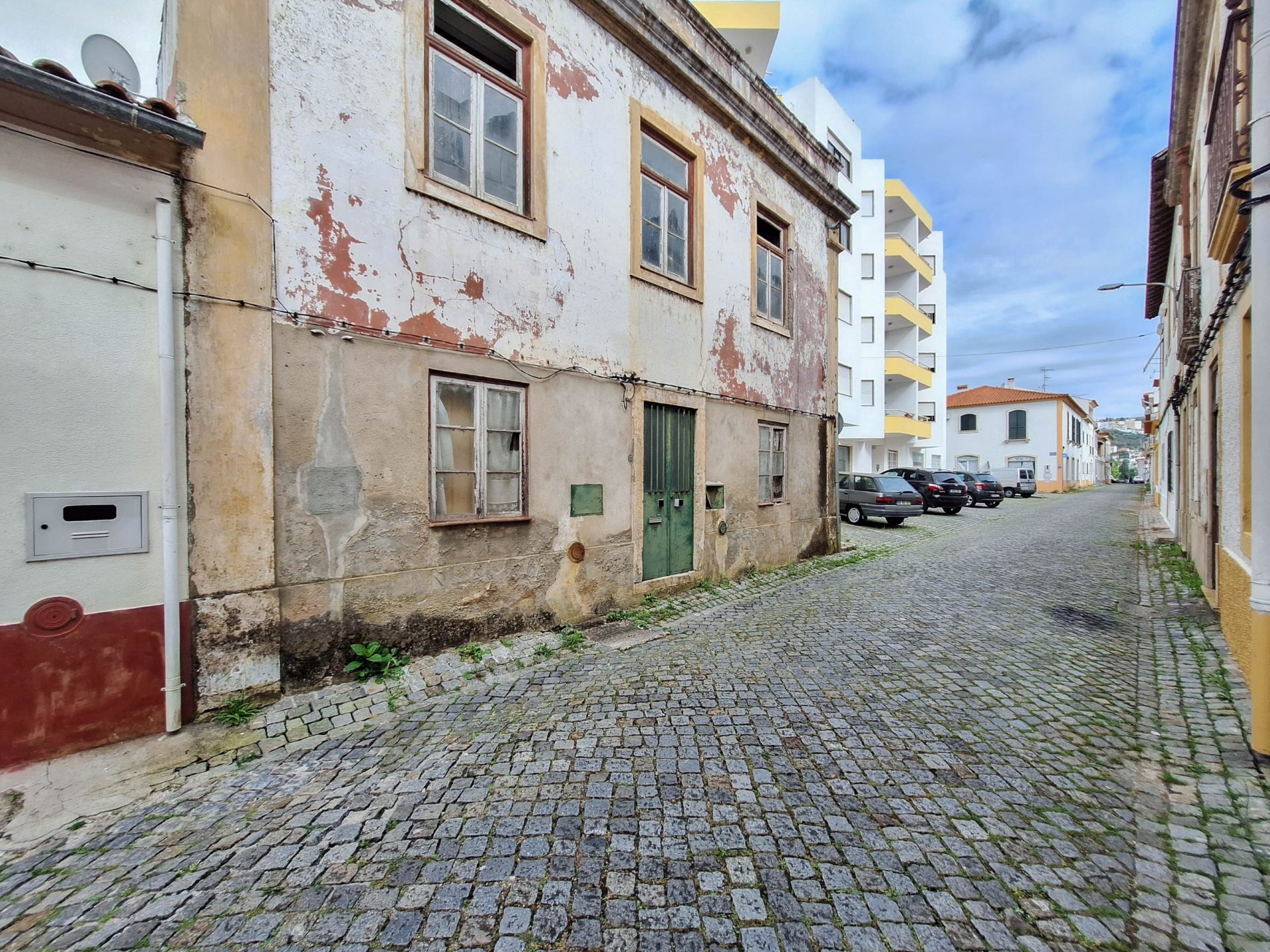 Prédio em São Miguel do Rio Torto e Rossio ao Sul do Tejo, Abrantes